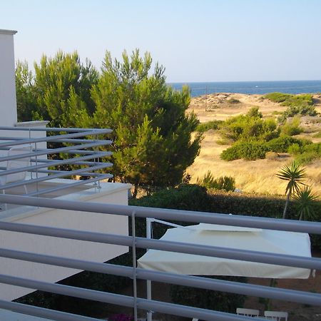 B&B Villa Cinzia Торре-Санта-Сабина Экстерьер фото